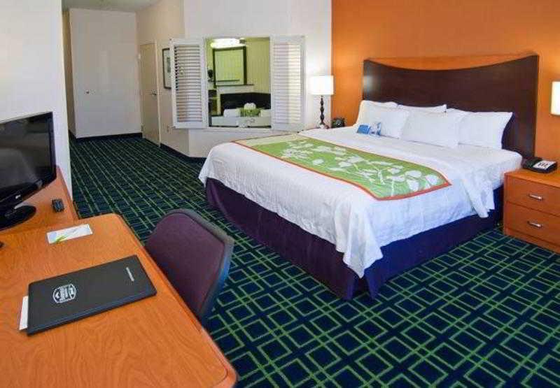 Fairfield Inn & Suites By Marriott Oklahoma City Nw Expressway/Warr Acres Exterior photo